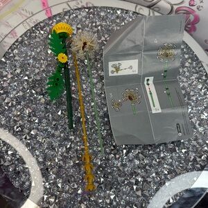 LEGO Flower Stem Pieces with Instruction Sheet - Green & Yellow